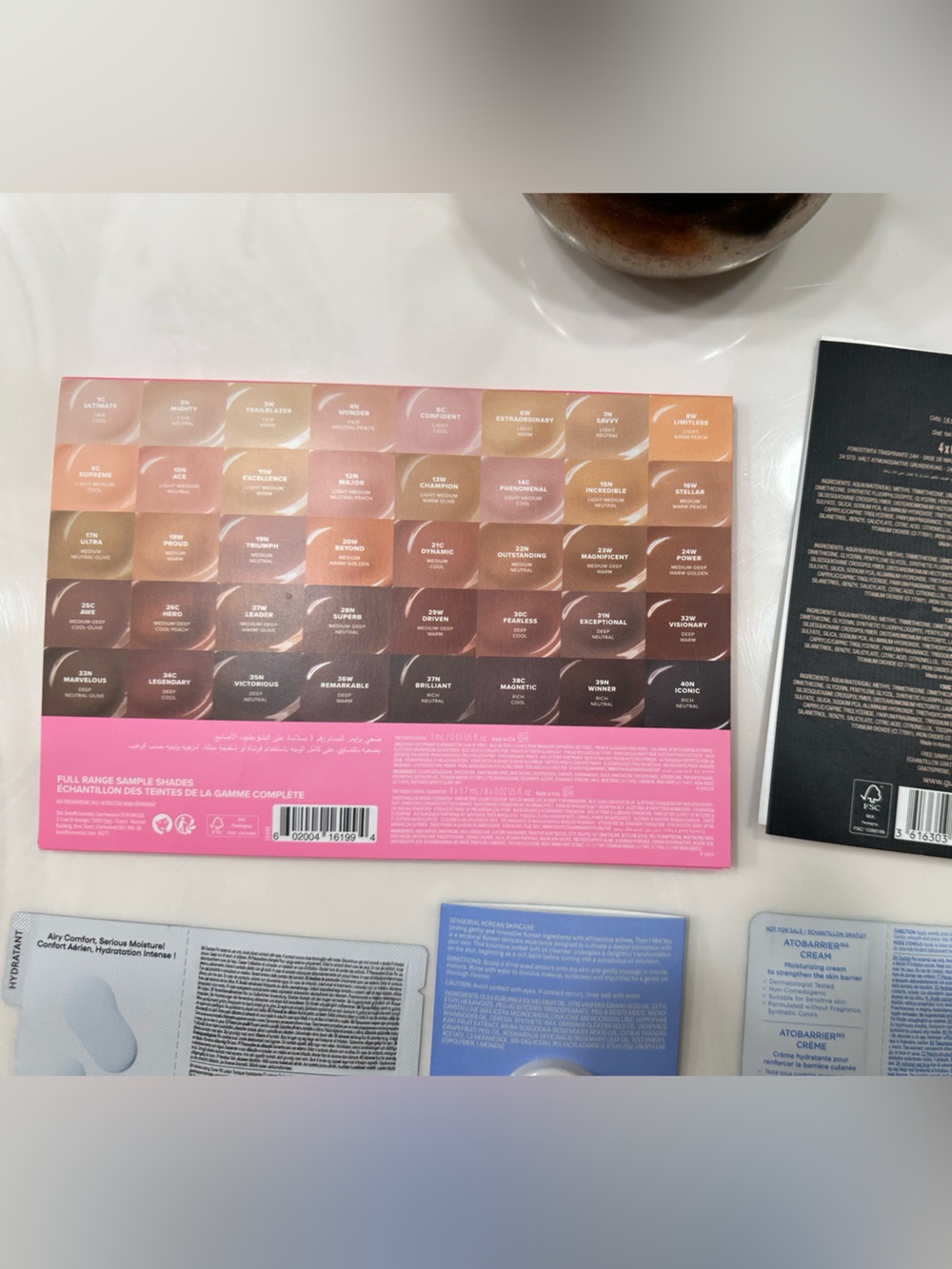 Assorted skincare and makeup sample pack bundle - Picture 5 of 8